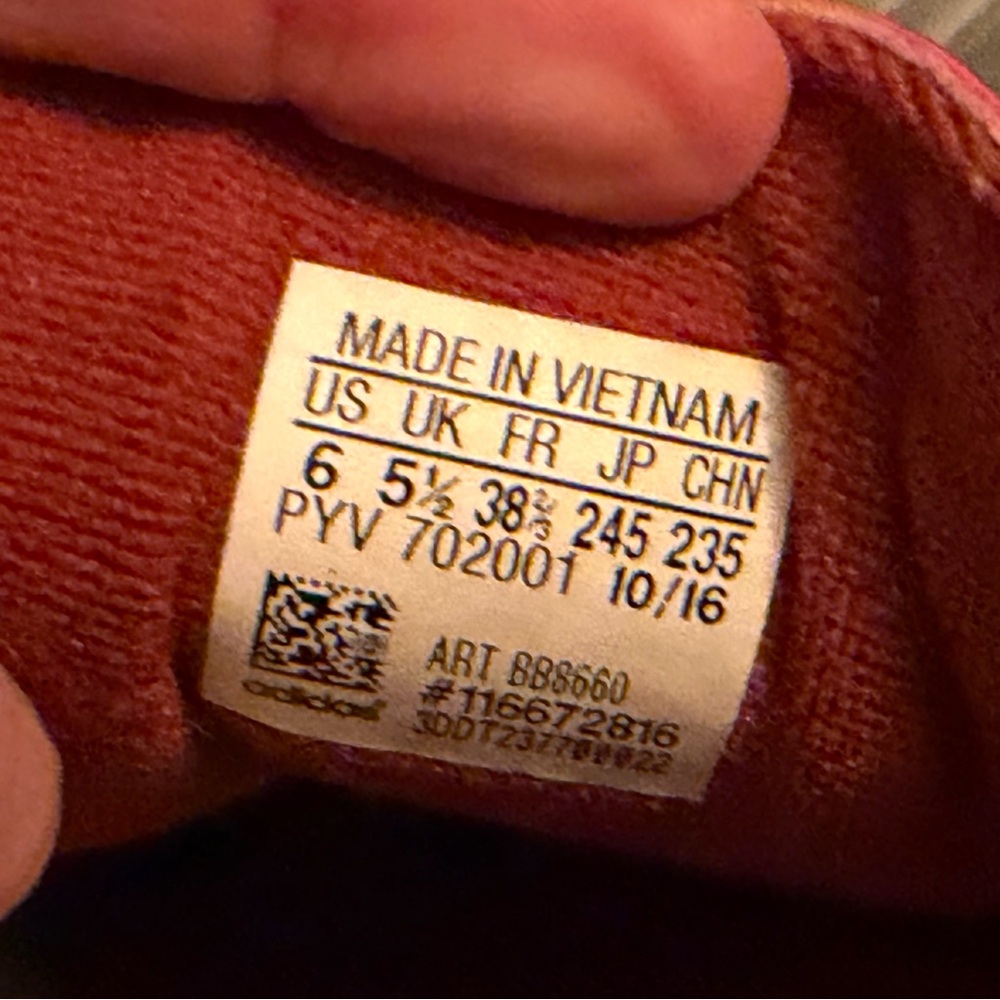 Adidas Samoa Red Sneakers - Picture 4 of 4